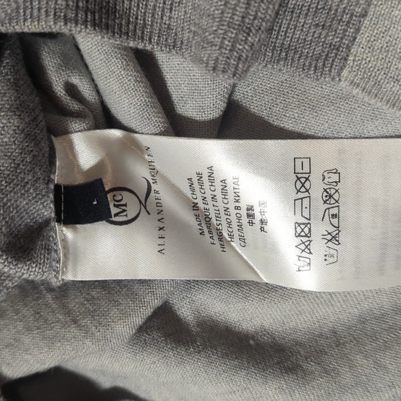 Alexander McQueen Men's Size Large 100% Wool 2 Tone. Grey Sweater - Picture 4 of 5